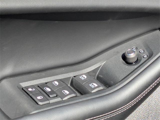 new 2025 Jeep Grand Cherokee car, priced at $38,675