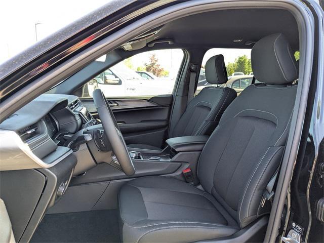 new 2025 Jeep Grand Cherokee car, priced at $38,675