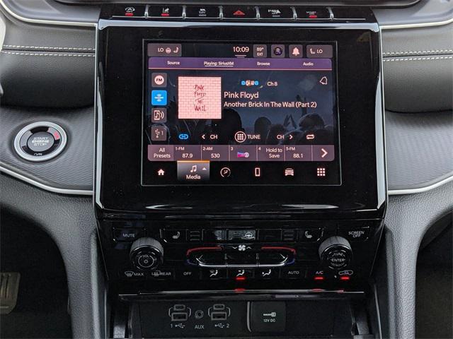 new 2025 Jeep Grand Cherokee car, priced at $38,675