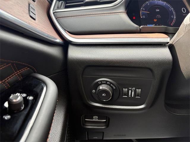 used 2025 Jeep Grand Cherokee car, priced at $53,390