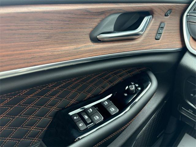 used 2025 Jeep Grand Cherokee car, priced at $53,390