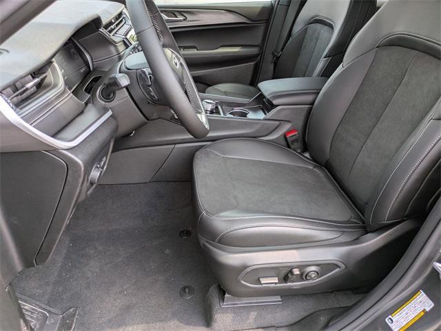 new 2025 Jeep Grand Cherokee car, priced at $42,720