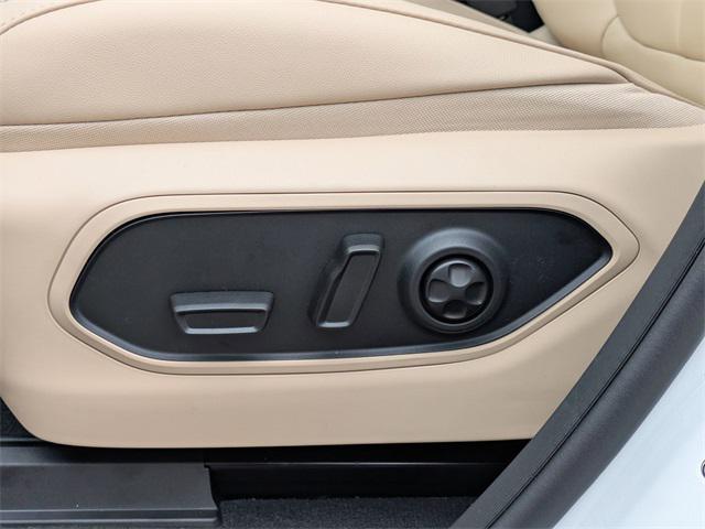 new 2025 Jeep Grand Cherokee car, priced at $44,246