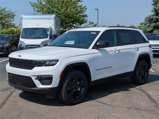 new 2025 Jeep Grand Cherokee car, priced at $44,426