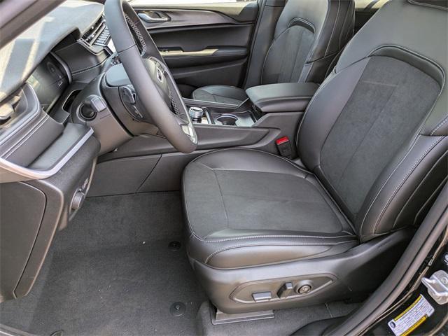 new 2025 Jeep Grand Cherokee car, priced at $42,910