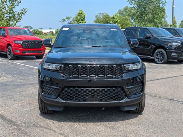 new 2025 Jeep Grand Cherokee car, priced at $44,910