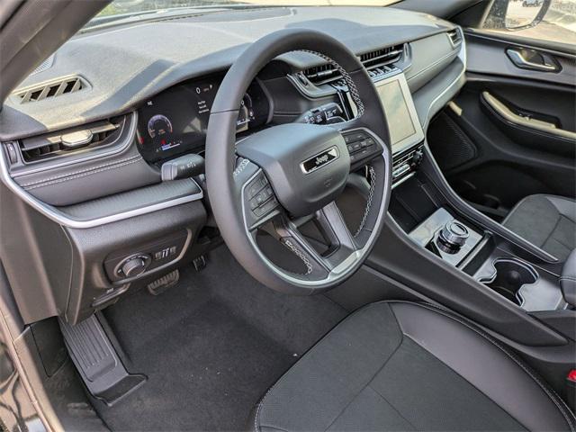 new 2025 Jeep Grand Cherokee car, priced at $42,910