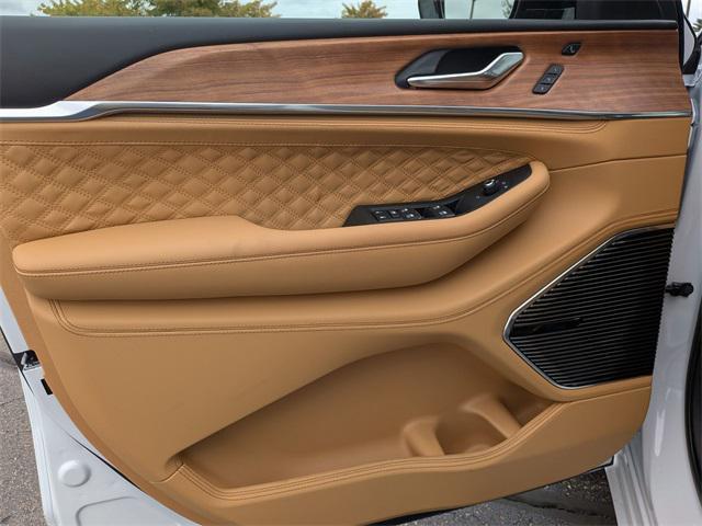new 2025 Jeep Grand Cherokee car, priced at $62,572