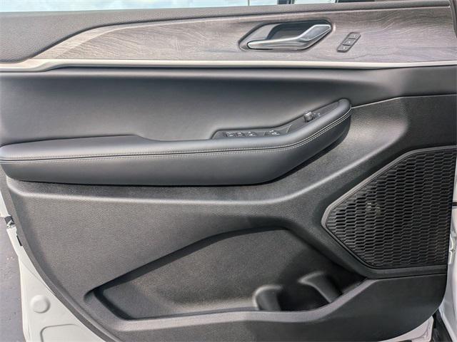 new 2025 Jeep Grand Cherokee L car, priced at $43,458