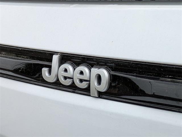 new 2025 Jeep Grand Cherokee car, priced at $44,246