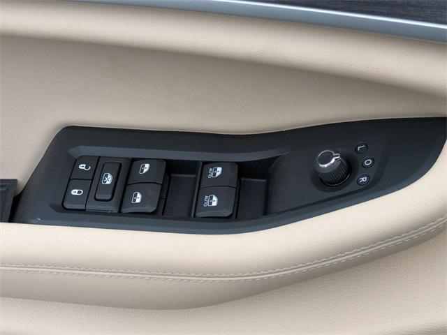 new 2025 Jeep Grand Cherokee car, priced at $44,246