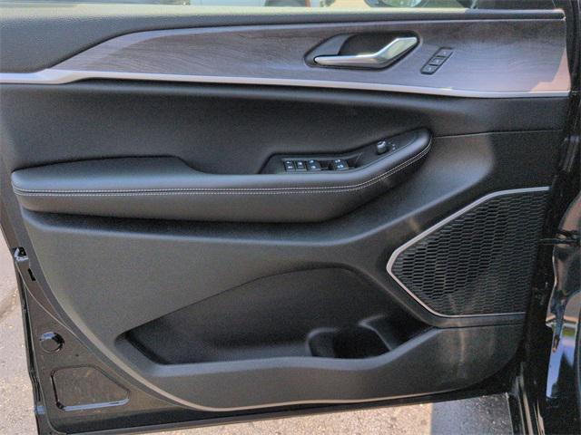 new 2025 Jeep Grand Cherokee L car, priced at $50,551