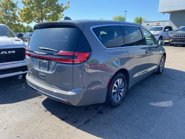 used 2022 Chrysler Pacifica Hybrid car, priced at $26,718