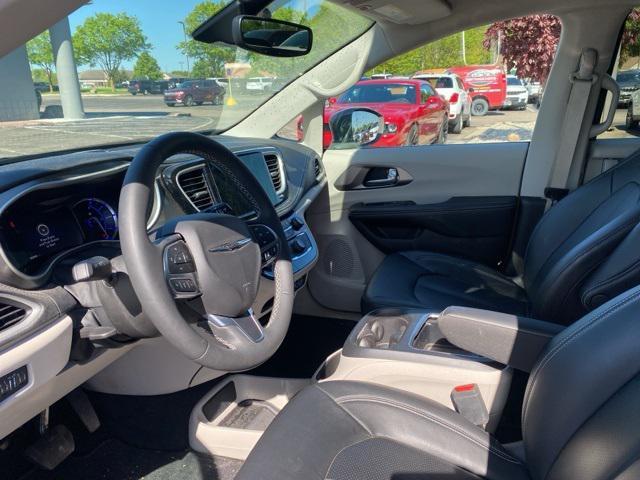 used 2022 Chrysler Pacifica Hybrid car, priced at $26,718