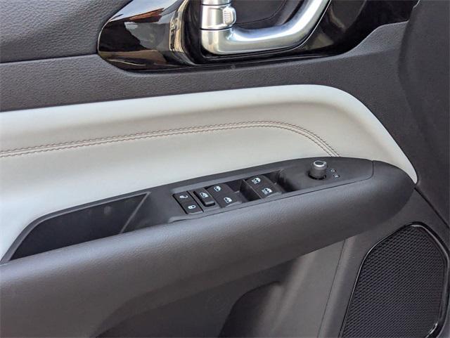 new 2025 Jeep Compass car, priced at $31,105