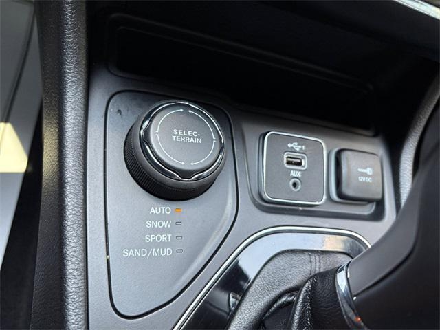 used 2021 Jeep Cherokee car, priced at $25,695