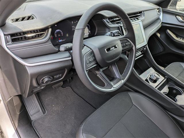 new 2025 Jeep Grand Cherokee car, priced at $42,910