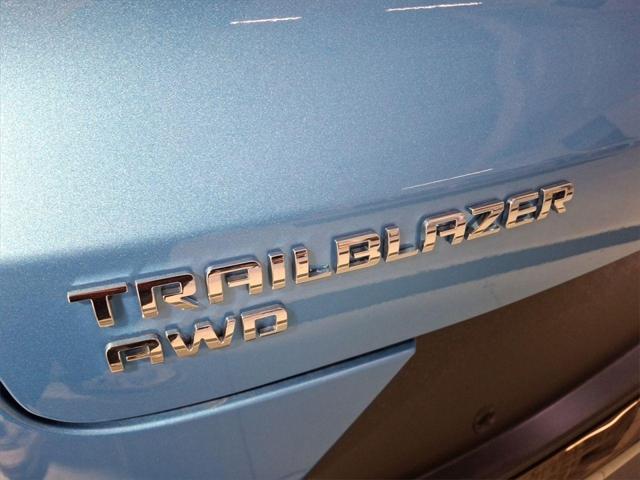 new 2025 Chevrolet TrailBlazer car, priced at $32,220