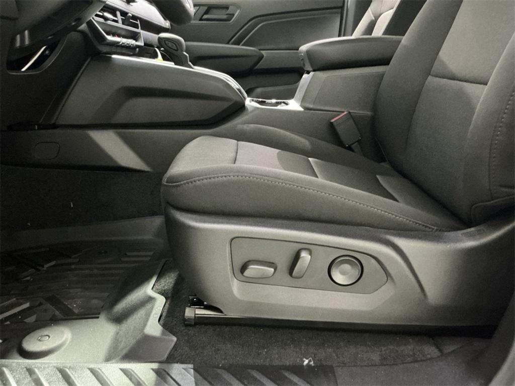 new 2026 Chevrolet Colorado car, priced at $31,404