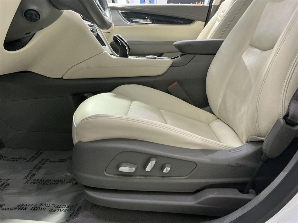used 2022 Cadillac XT6 car, priced at $35,500