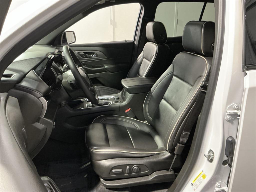 used 2023 Chevrolet Traverse car, priced at $33,000