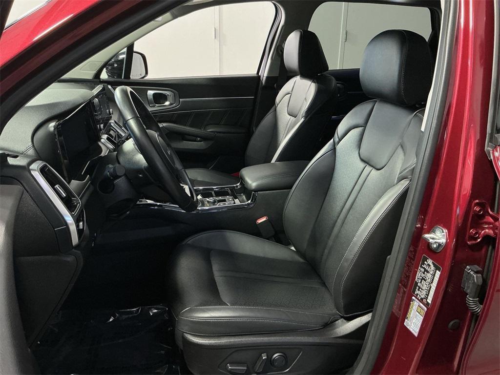 used 2023 Kia Sorento car, priced at $32,000