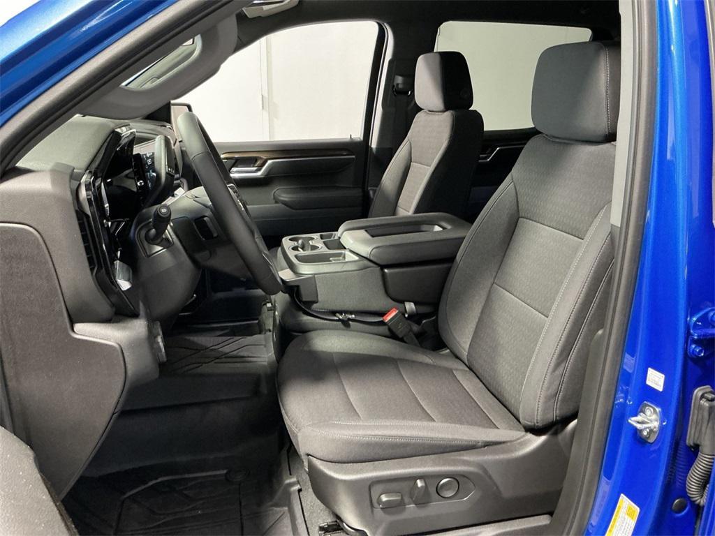 new 2025 Chevrolet Silverado 1500 car, priced at $47,586
