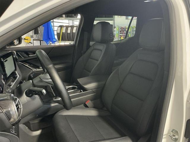 new 2025 Chevrolet Equinox car, priced at $27,500