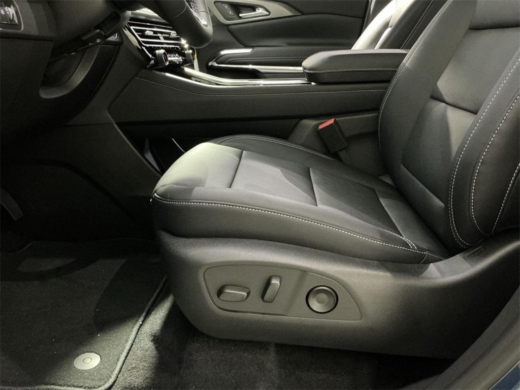 new 2026 Chevrolet Traverse car, priced at $41,215
