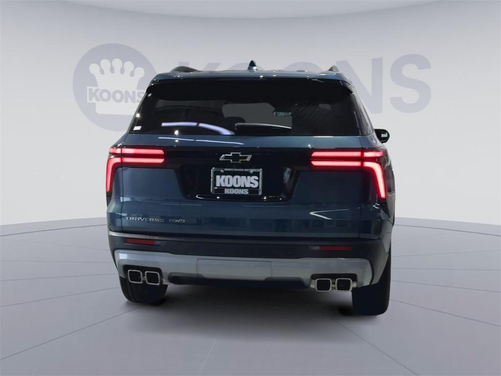 new 2026 Chevrolet Traverse car, priced at $41,215