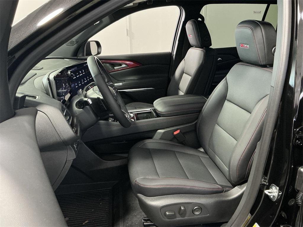 new 2026 Chevrolet Traverse car, priced at $55,179