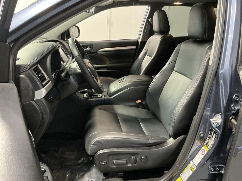 used 2019 Toyota Highlander car, priced at $26,500