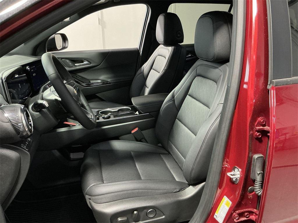 new 2026 Chevrolet Equinox car, priced at $29,330