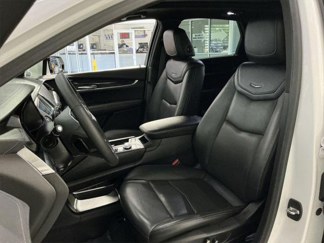 used 2022 Cadillac XT5 car, priced at $31,500
