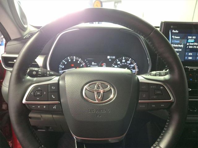 used 2020 Toyota Highlander car, priced at $32,000