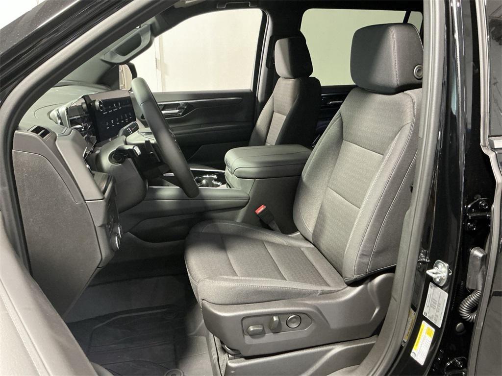new 2025 Chevrolet Suburban car, priced at $62,889