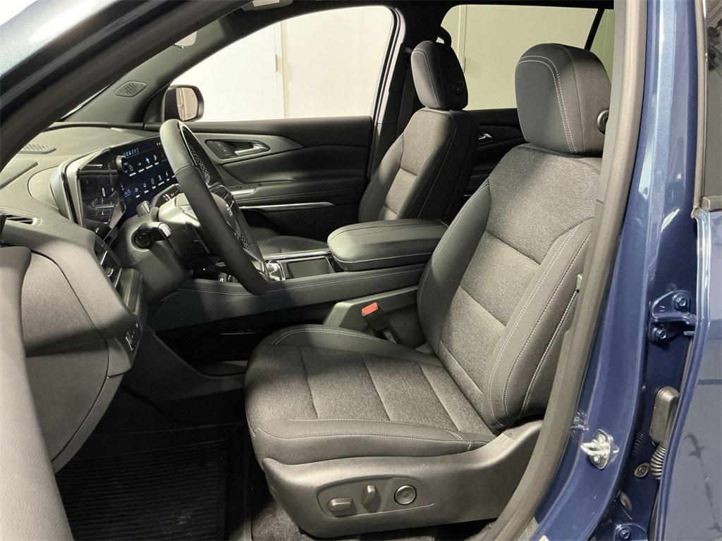 new 2026 Chevrolet Traverse car, priced at $44,864