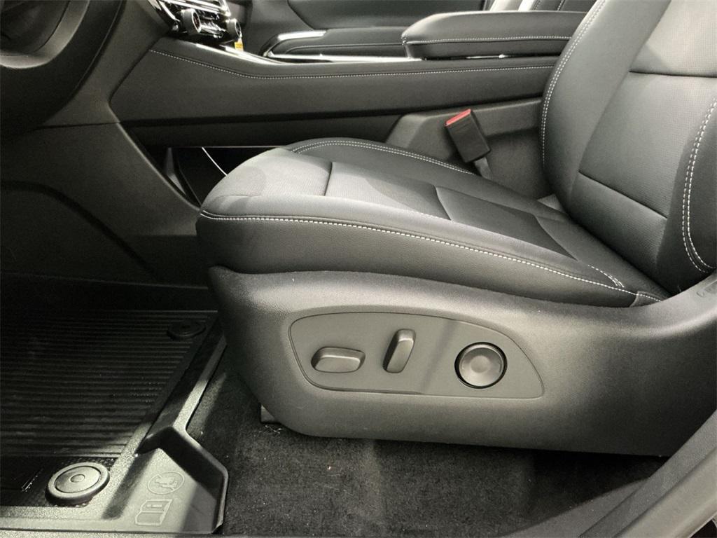 new 2026 Chevrolet Traverse car, priced at $42,120