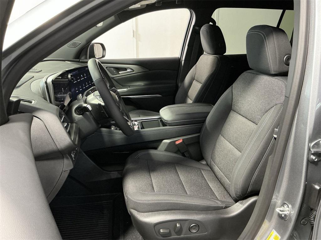 new 2026 Chevrolet Traverse car, priced at $42,579