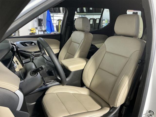 used 2023 Chevrolet Traverse car, priced at $30,000