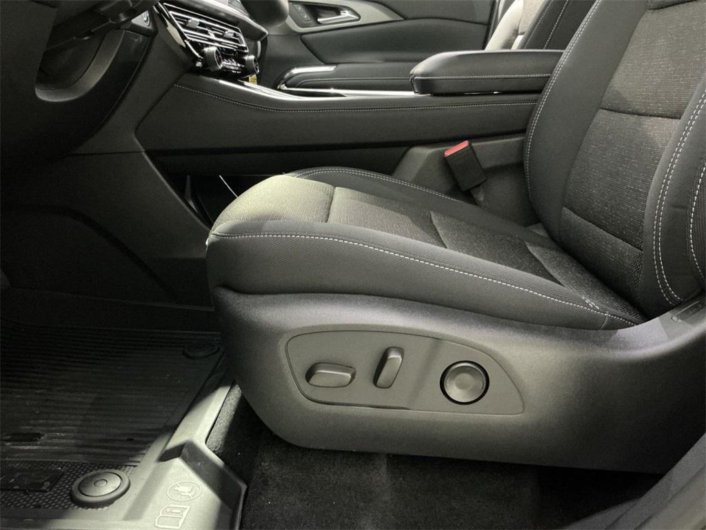 new 2026 Chevrolet Traverse car, priced at $49,005