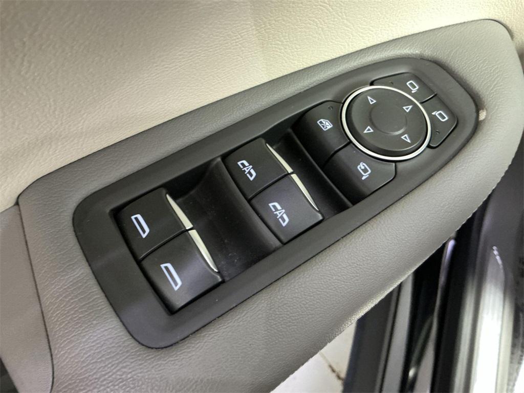 used 2022 Cadillac XT5 car, priced at $30,500