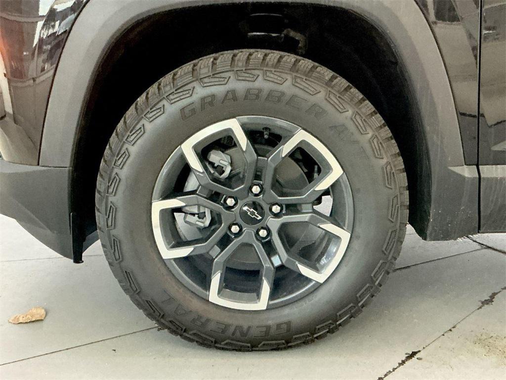 new 2026 Chevrolet Equinox car, priced at $30,140