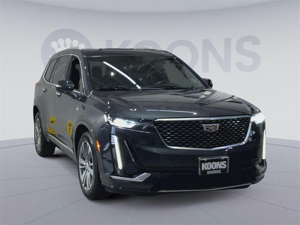 used 2022 Cadillac XT6 car, priced at $35,000