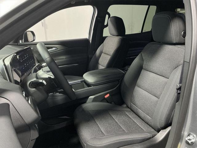 new 2025 Chevrolet Traverse car, priced at $42,500