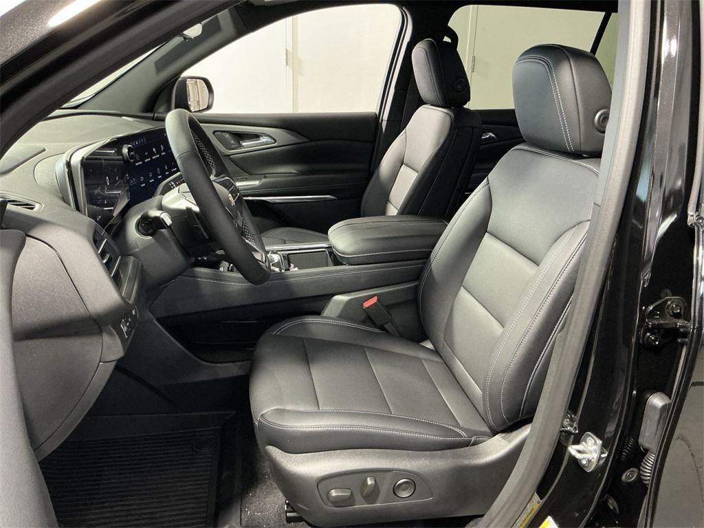 new 2026 Chevrolet Traverse car, priced at $42,939