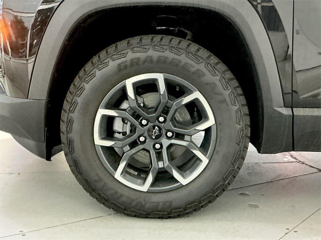 new 2026 Chevrolet Equinox car, priced at $32,140