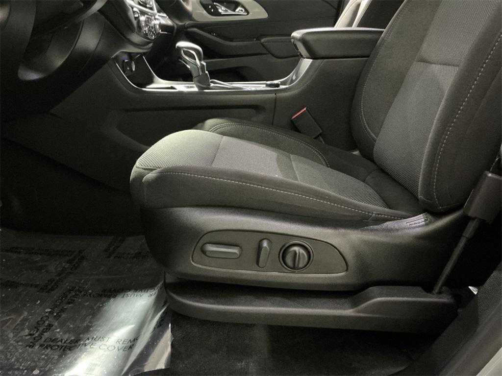 used 2023 Chevrolet Traverse car, priced at $27,000