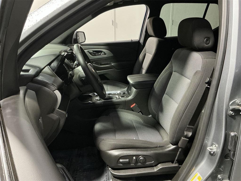 used 2023 Chevrolet Traverse car, priced at $27,000
