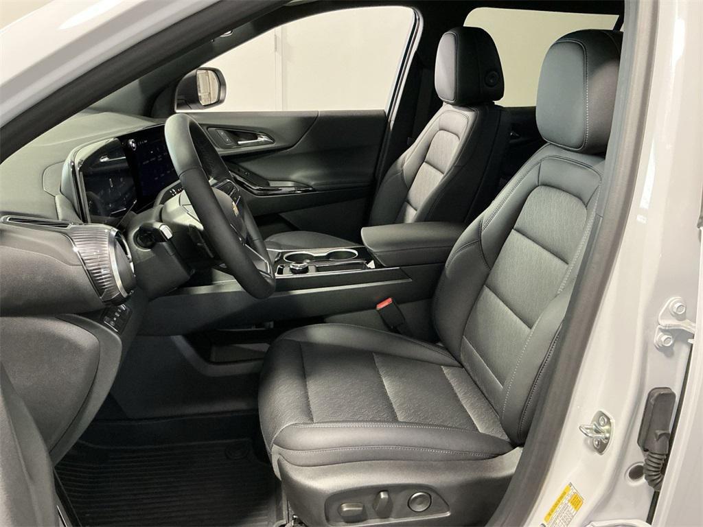 new 2026 Chevrolet Equinox car, priced at $30,840